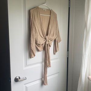 Final touch small tie front top